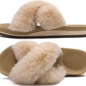 Cream Plush Faux Fur Slippers
